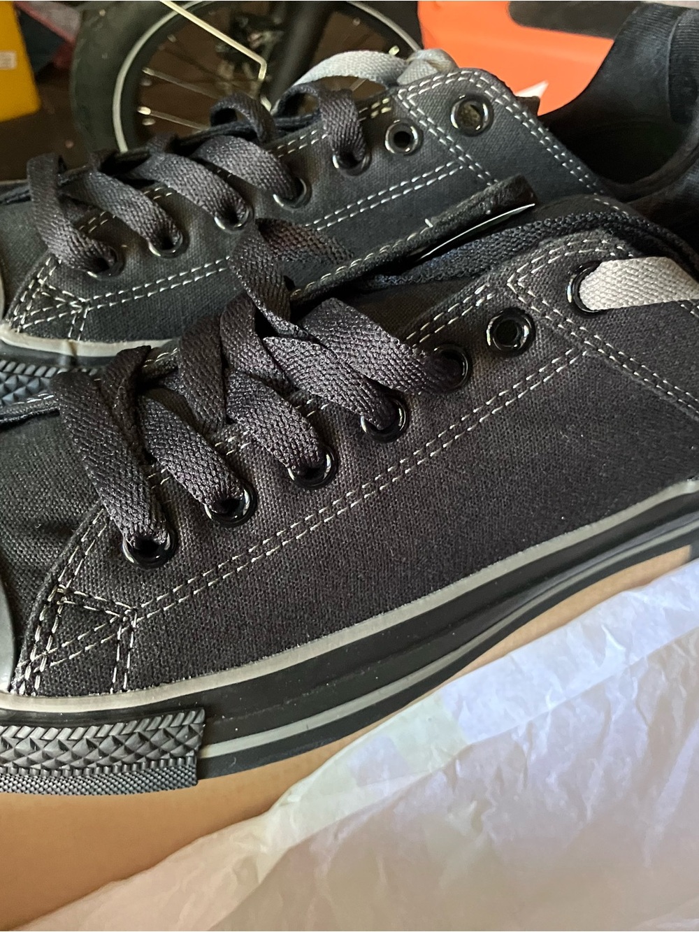 Men's low top chucks converse allstar
